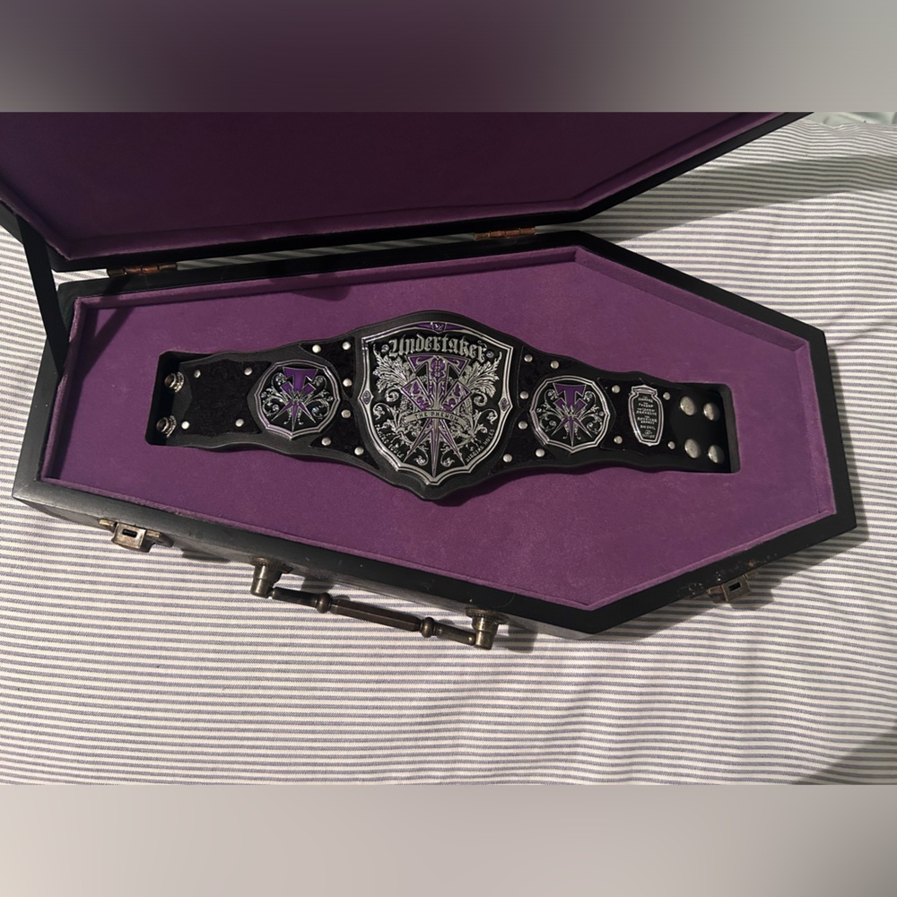 Undertaker rare mini title belt with case
